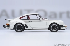 78113 1/18 PORSCHE 911(930) TURBO 3.0 (GRAND PRIX WHITE W/ TURBO STRIPES)