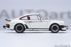 78113 1/18 PORSCHE 911(930) TURBO 3.0 (GRAND PRIX WHITE W/ TURBO STRIPES)