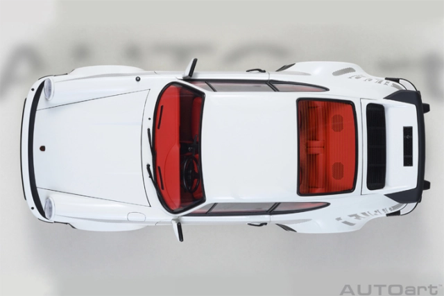 78113 1/18 PORSCHE 911(930) TURBO 3.0 (GRAND PRIX WHITE W/ TURBO STRIPES)