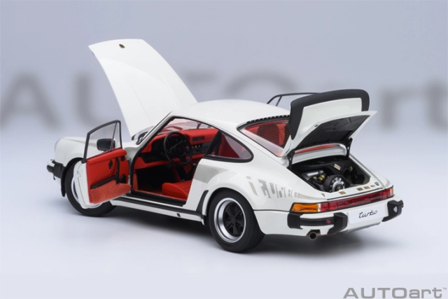 78113 1/18 PORSCHE 911(930) TURBO 3.0 (GRAND PRIX WHITE W/ TURBO STRIPES)