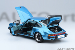 78115 1/18 PORSCHE 911(930) TURBO 3.0 (MINERVA BLUE W/ TURBO STRIPES)