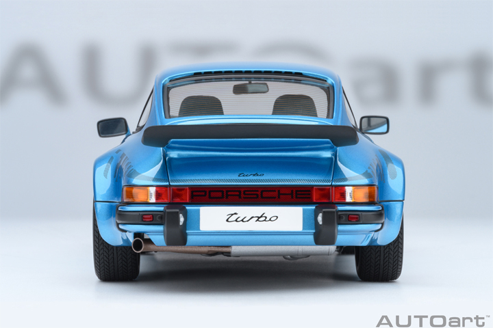 78115 1/18 PORSCHE 911(930) TURBO 3.0 (MINERVA BLUE W/ TURBO STRIPES)