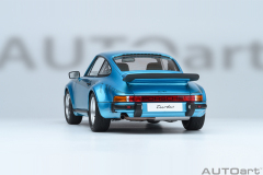 78115 1/18 PORSCHE 911(930) TURBO 3.0 (MINERVA BLUE W/ TURBO STRIPES)