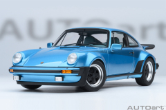 78115 1/18 PORSCHE 911(930) TURBO 3.0 (MINERVA BLUE W/ TURBO STRIPES)