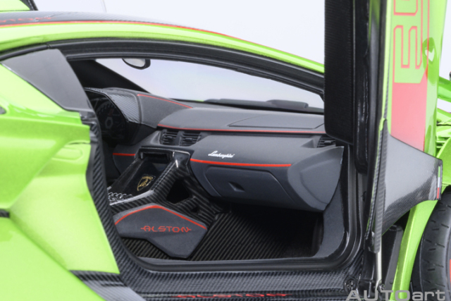 79248 1/18 LAMBORGHINI SC18 ALSTON (VERDE SELVANS / RED ACCENTS)