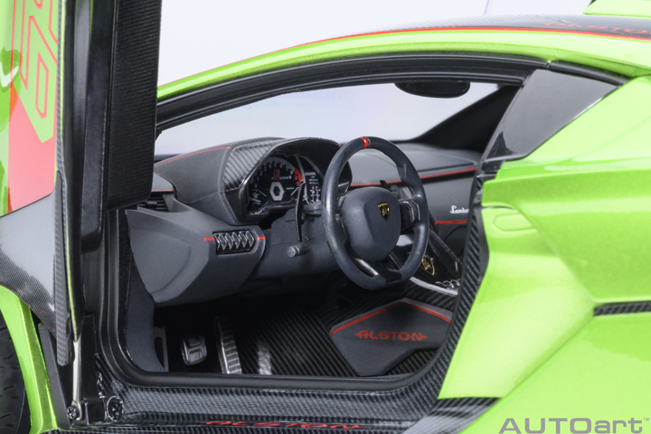 79248 1/18 LAMBORGHINI SC18 ALSTON (VERDE SELVANS / RED ACCENTS)