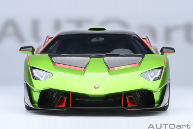 79248 1/18 LAMBORGHINI SC18 ALSTON (VERDE SELVANS / RED ACCENTS)