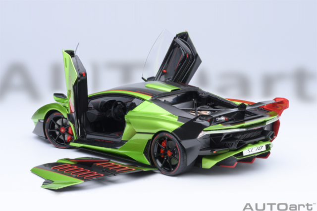 79248 1/18 LAMBORGHINI SC18 ALSTON (VERDE SELVANS / RED ACCENTS)
