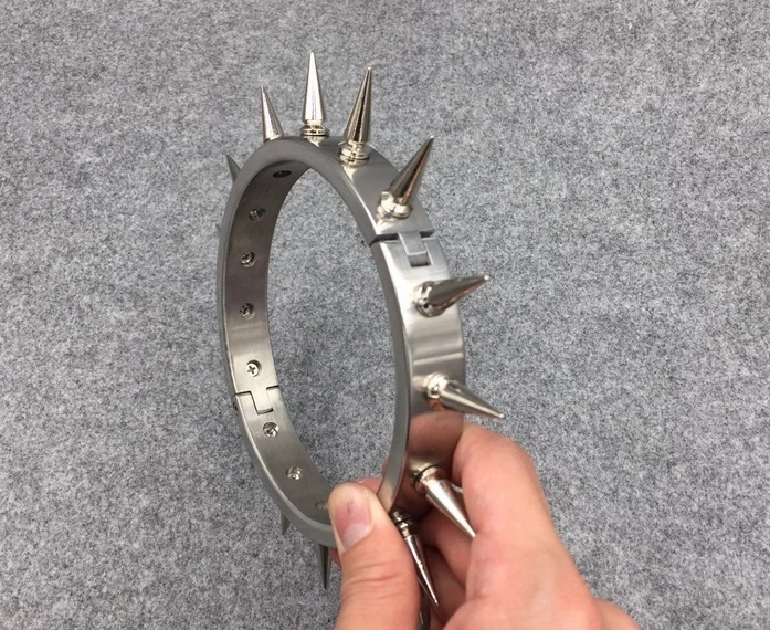 Customizable Metal Bondage Gear Device Stainless Steel BDSM Collar With 1 Row Of Spikes