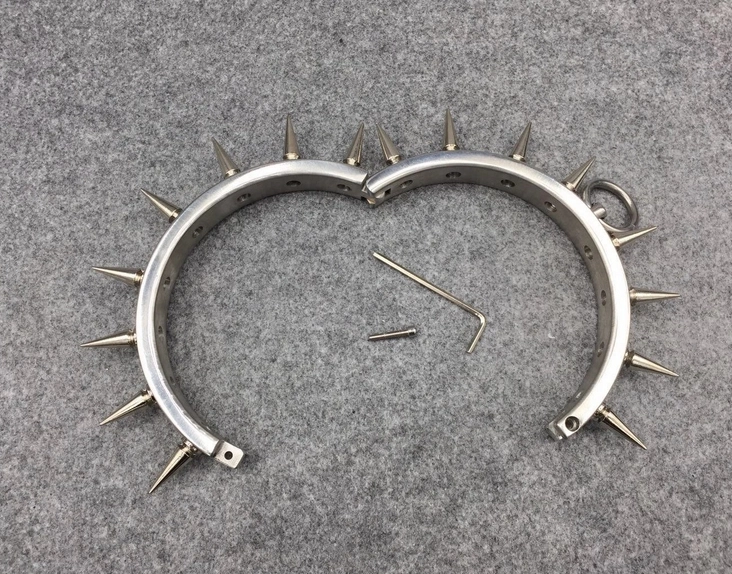 Customizable Metal Bondage Gear Device Stainless Steel BDSM Collar With 1 Row Of Spikes