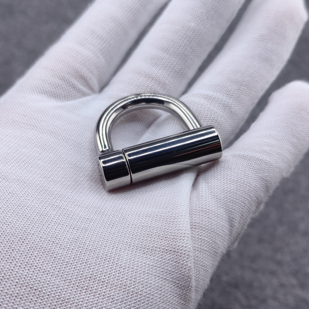 Titanium D Ring PA Lock locked by screw