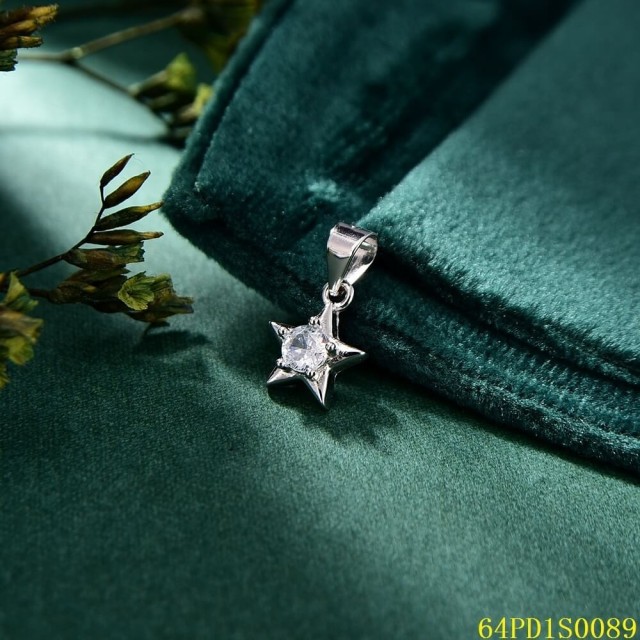 The New Listing Sterling Silver 925 jewelry Pendant
