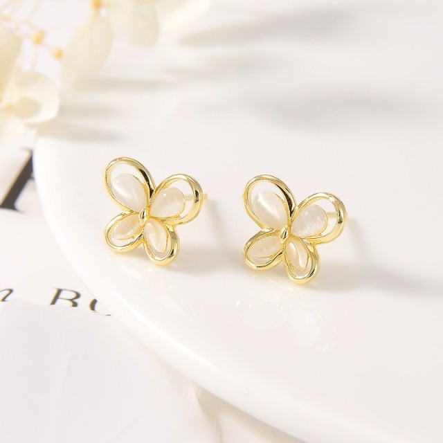 The New Listing jewelry Earrings