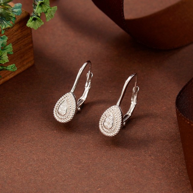 The New Listing jewelry Earrings