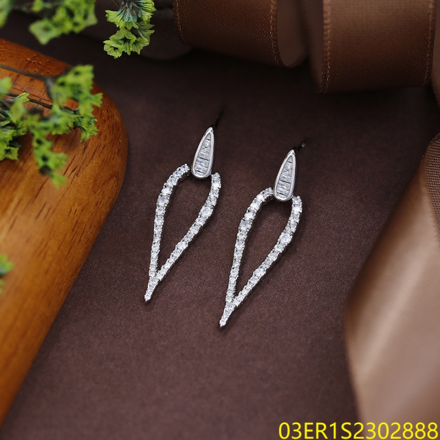 Hot Style Wholesale Luxury Emeralds Women Jewelry 925 Silver Zircon Long Stud Earrings