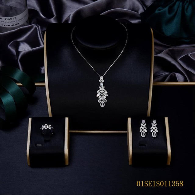 The New Listing jewelry Jewelry Set