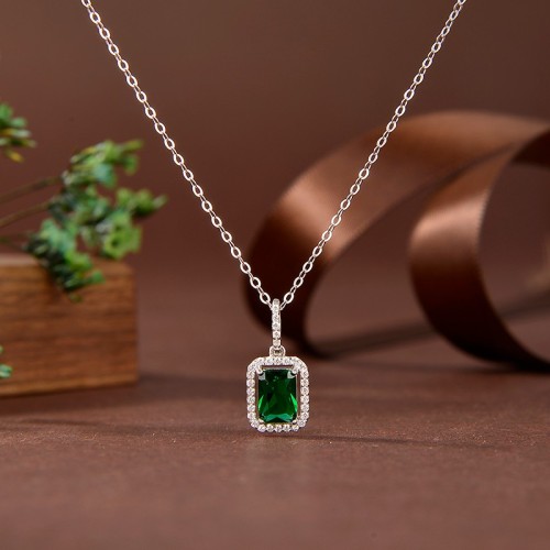 Nature's Spirit : 925 Silver Emerald Pendant Necklace