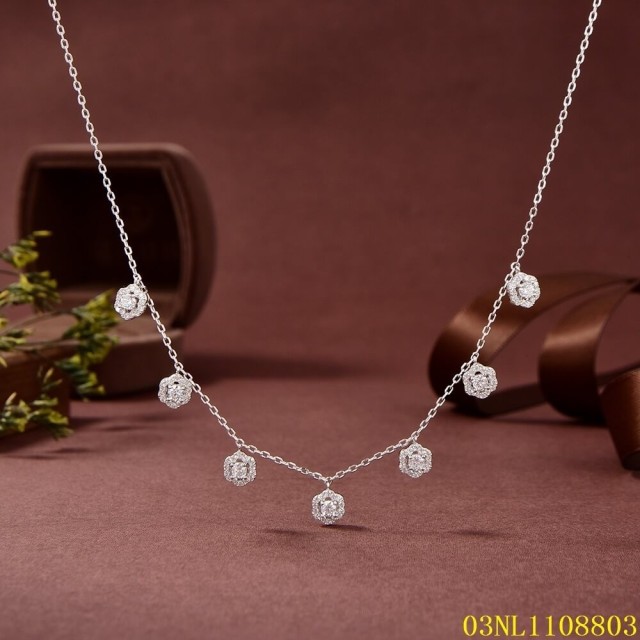 The New Listing jewelry Necklace
