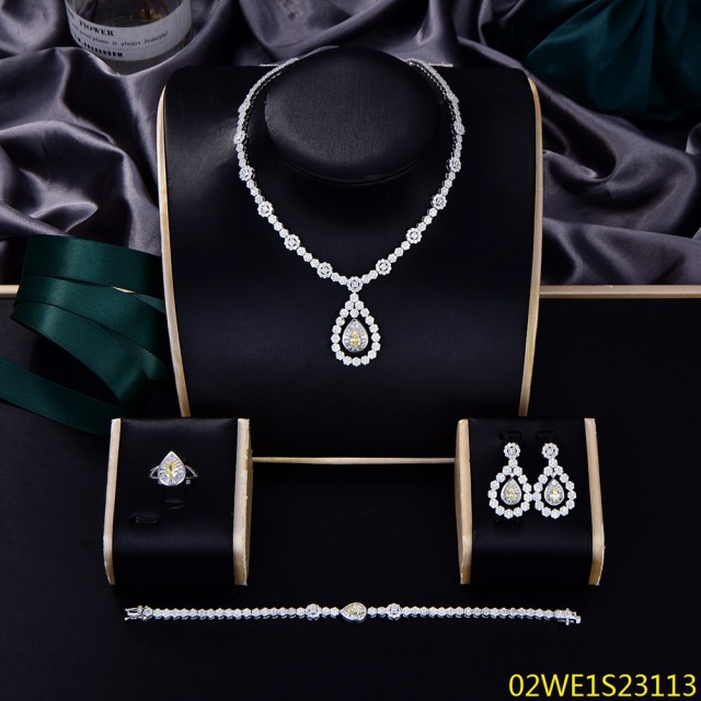 925 Sterling Silver Teardrop Halo CZ 4‑Piece Jewelry Set Necklace Bracelet Earrings Ring | Blossom CS Jewelry
