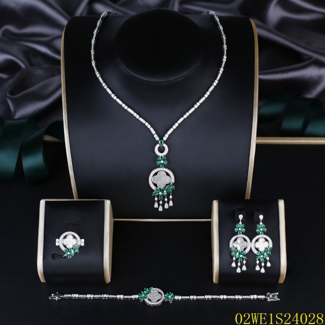 925 Sterling Silver Clover Green CZ Tassel 4‑Piece Jewelry Set Necklace Bracelet Earrings Ring | Blossom CS Jewelry