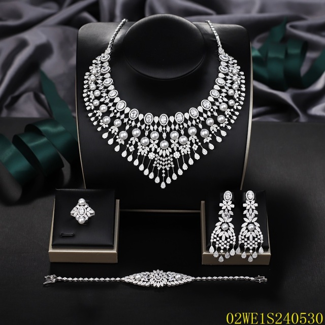Blossom CS Jewelry 925 Silver White Cubic Zirconia Pearl V Bib Bridal 4Pcs Jewelry Set