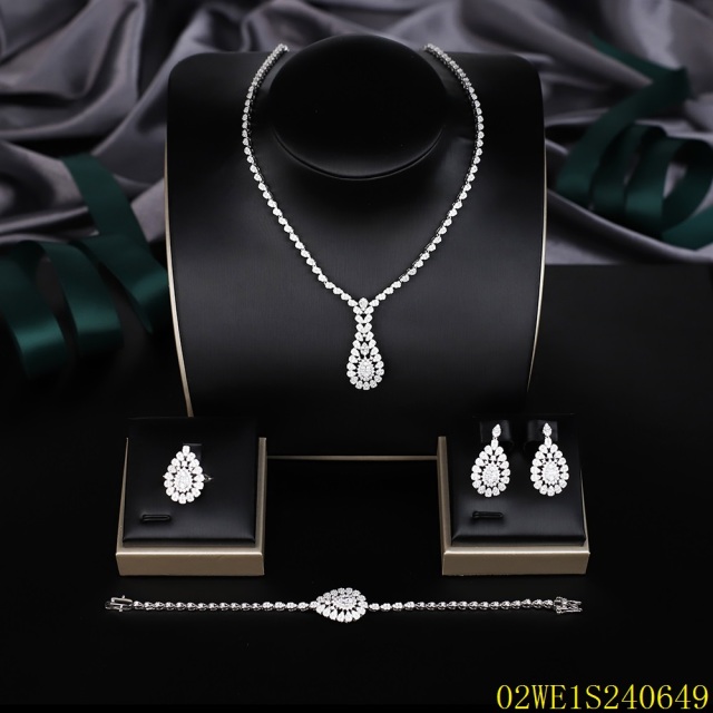 Blossom CS Jewelry 925 Silver Teardrop Pavé Cubic Zirconia Bridal 4Pcs Jewelry Set