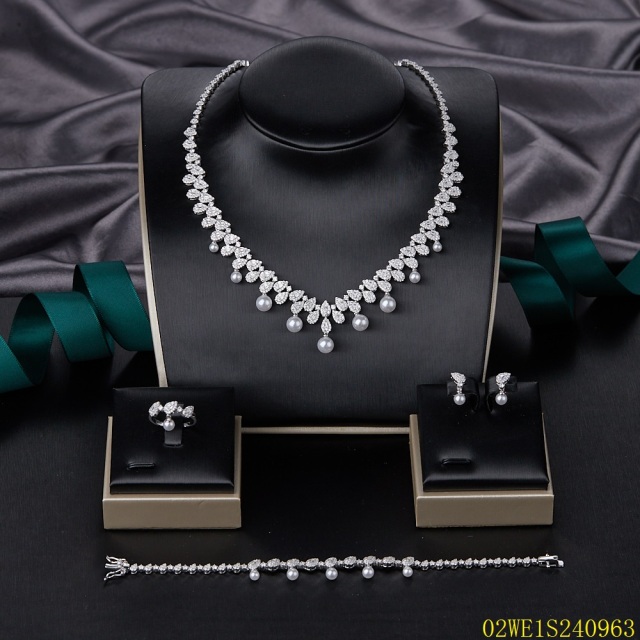 Blossom CS Jewelry 925 Silver Pearl & Cubic Zirconia Bridal 4Pcs Jewelry Set