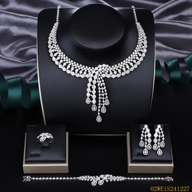 Blossom CS Jewelry 925 Silver Teardrop Pave Tassel Collar Cubic Zirconia Bridal 4Pcs Jewelry Set