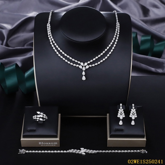 Blossom CS Jewelry 925 Silver Double Layer Teardrop V Drop Cubic Zirconia Bridal 4Pcs Jewelry Set