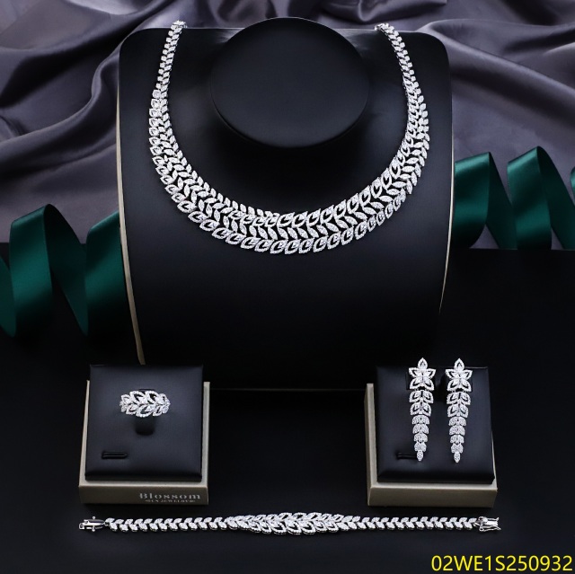 Blossom CS Jewelry 925 Silver Leaf Marquise Cubic Zirconia Bib 4Pcs Bridal Jewelry Set
