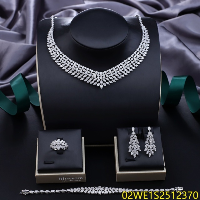 Blossom CS Jewelry Marquise‑Leaf V‑Point Cubic Zirconia 4 Pieces Bridal Jewelry Set Necklace Earrings Ring Bracelet For Wedding Formal Occasion