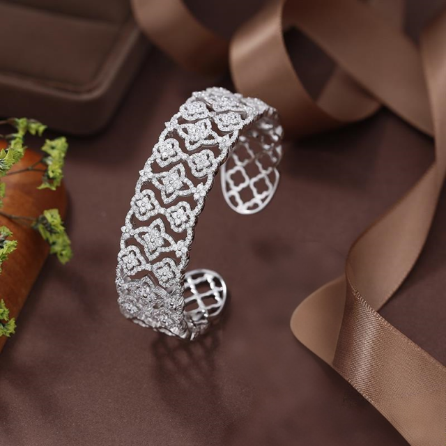 Blossom CS Jewelry 925 Silver Bangle Hollow Four Leaf Clover Zircon Open Cuff For Women Party