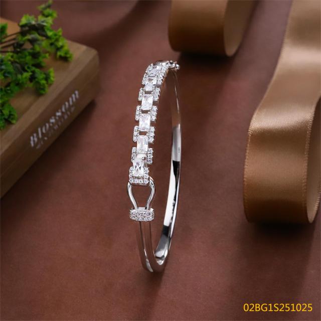 Blossom CS Jewelry 925 Silver Bangle Rectangle Zirconia Interlock Closed Bangle For Women Party