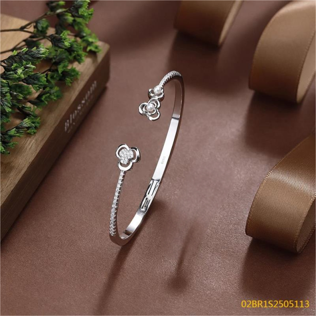 Blossom CS Jewelry 925 Silver Clover Open Cuff Bangle With Cubic Zirconia & Pearl