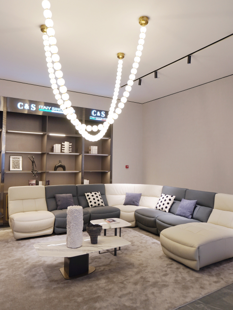 This modern electric sofa belongs to the high-end luxury series and is designed to provide you with an unparalleled seating experience.