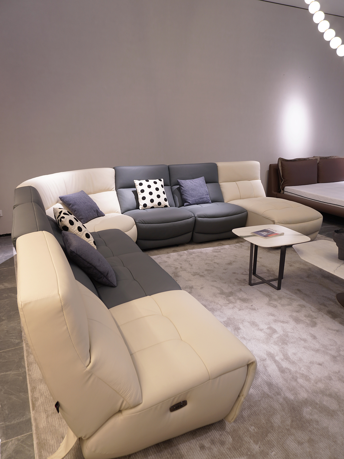 This modern electric sofa belongs to the high-end luxury series and is designed to provide you with an unparalleled seating experience.