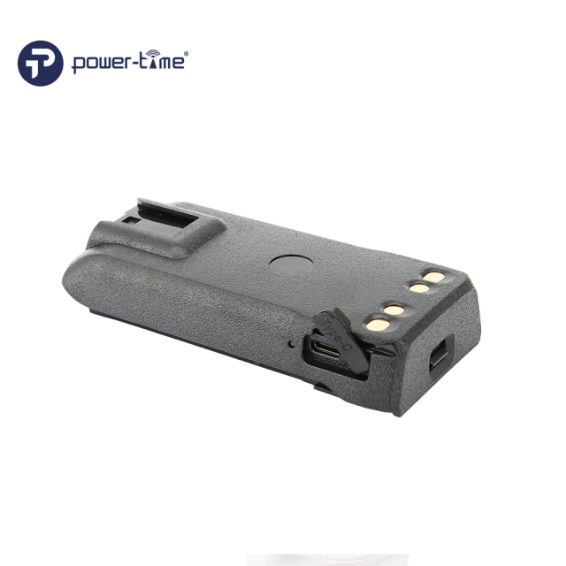 PTM-R7IC Intelligent IP67 Waterproof Battery Pack with a USB-C charging port for Mototrbo R7 R7A radios