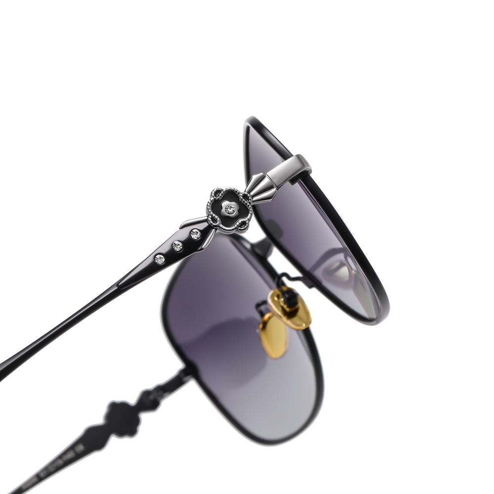 Wholesale Women's Two Tone Metal Oval Retro Sunglasses for Mature Ladies Gradient Polarized Fashion Sunglass with Flowers on Side
