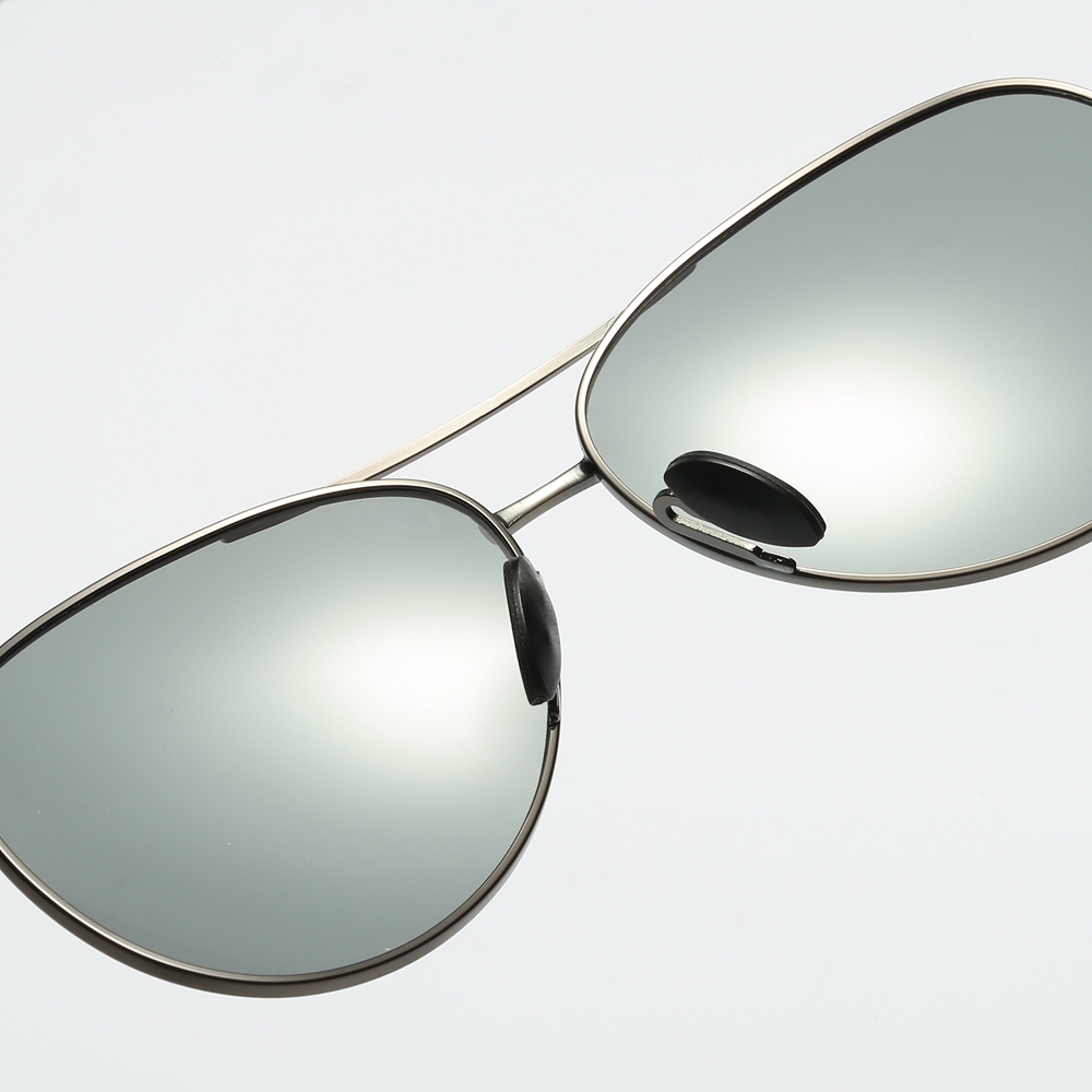 Custom Women's Metal Frame Aviator Polarized Sunglasses for Men Driving Car with Photochromic Lenses that Change from Light to Dark Wholesale