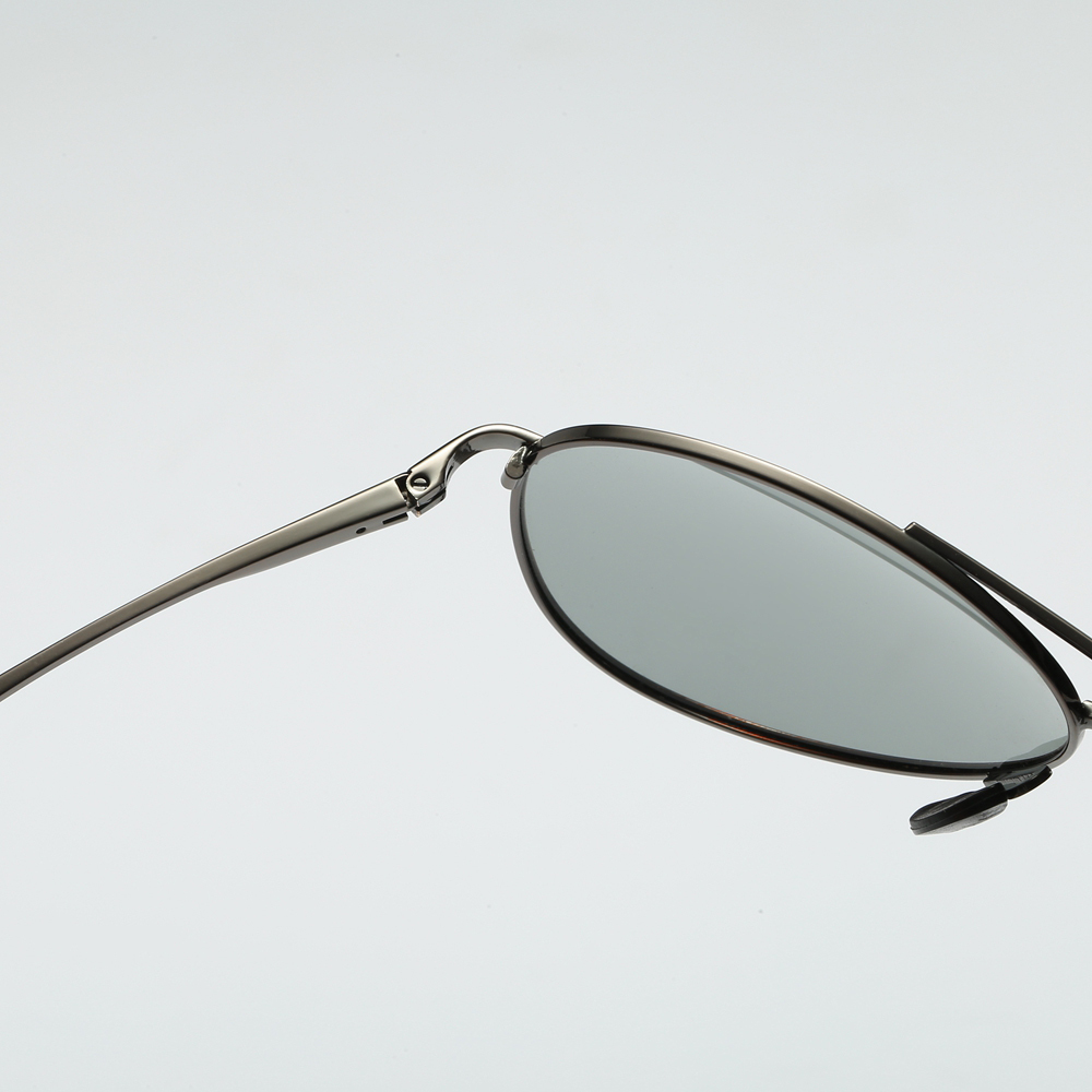 Custom Women's Metal Frame Aviator Polarized Sunglasses for Men Driving Car with Photochromic Lenses that Change from Light to Dark Wholesale