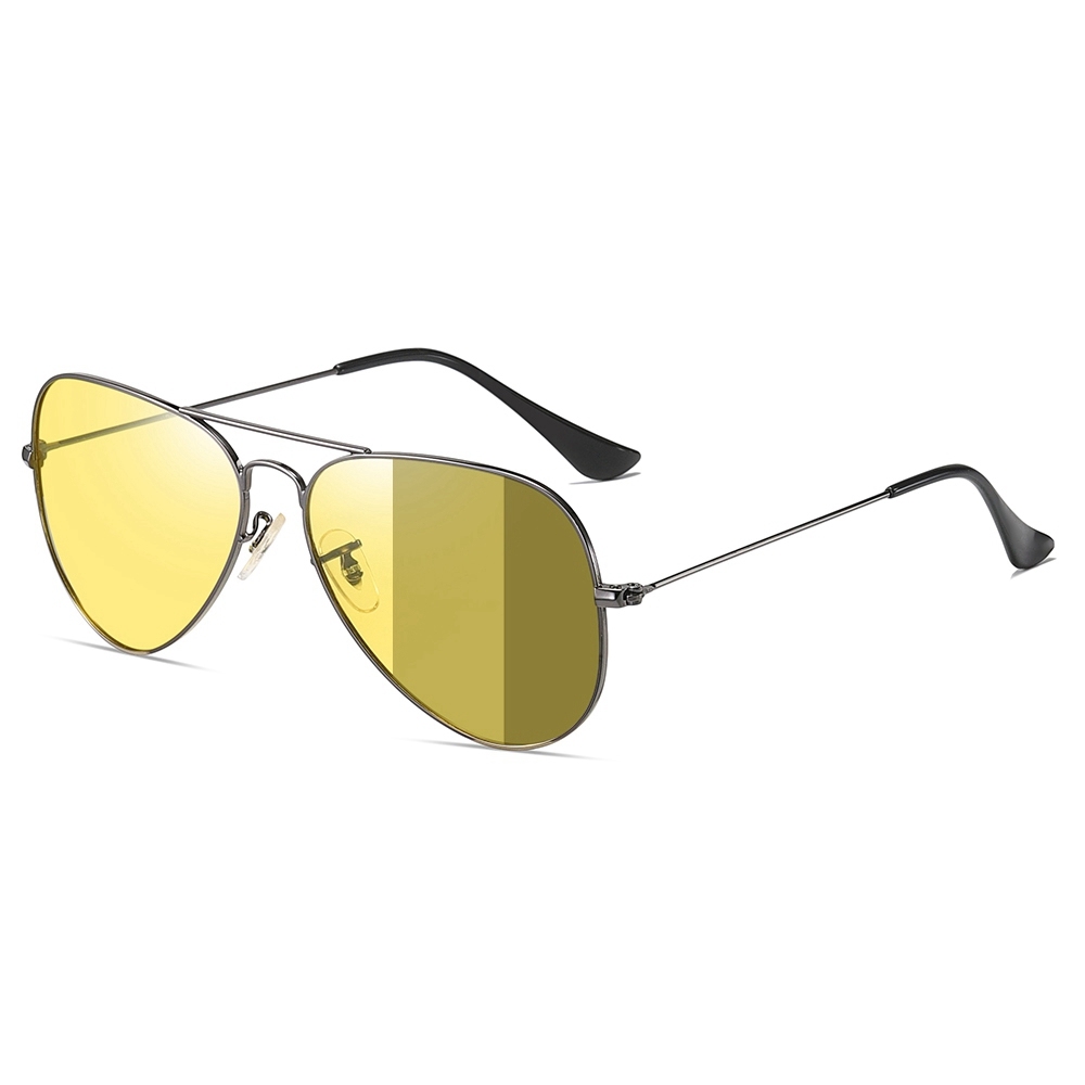 Wholesale Unisex Day and Night Anti Glare Glasses for Men Women with Light Responsive Lenses Aviator Metal Photochromic Driving Eyeglasses Online