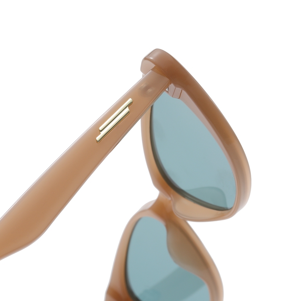 Ready Made Women's Plastic Fashion Cateye Sunglasses with Metal Accent Piece Vintage and Modern Styles Designer Cat Eye Shades Wholesale Online