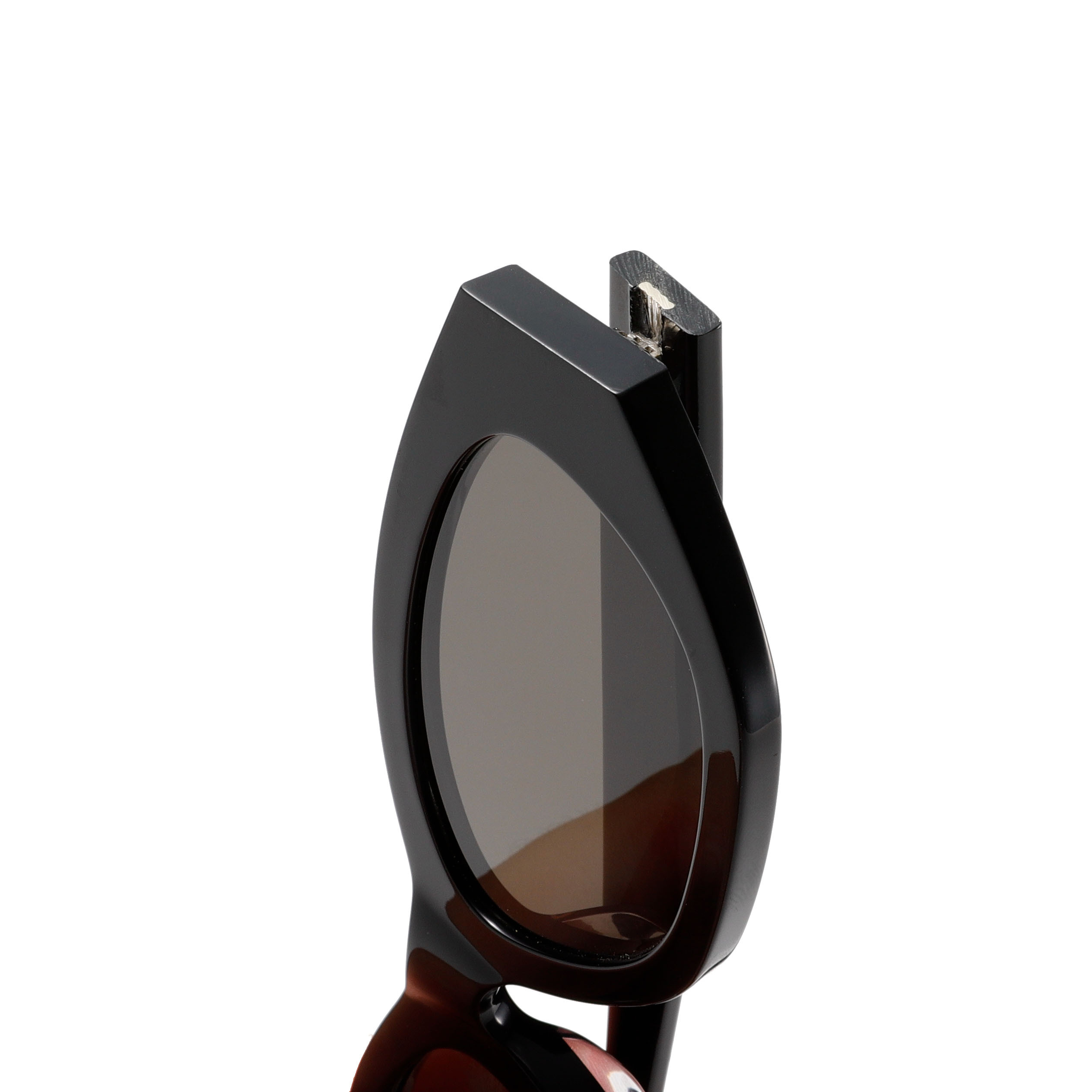 Custom Fashion-forward Winged Cat Eye Sunglasses with Oval Nylon Lenses for Women Acetate Designer Eyewear Wholesale Ladies Branded Shades Online