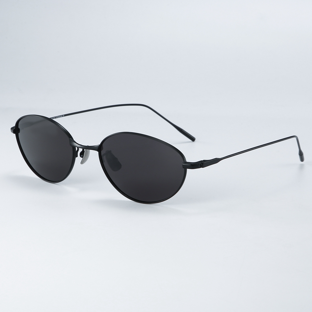 Cutom Beta Titanium Eyewear Manufacturer China Women's Petite Thin Oval Shades for Ladies Trendy Polarized Sunglasses Wholesale Online