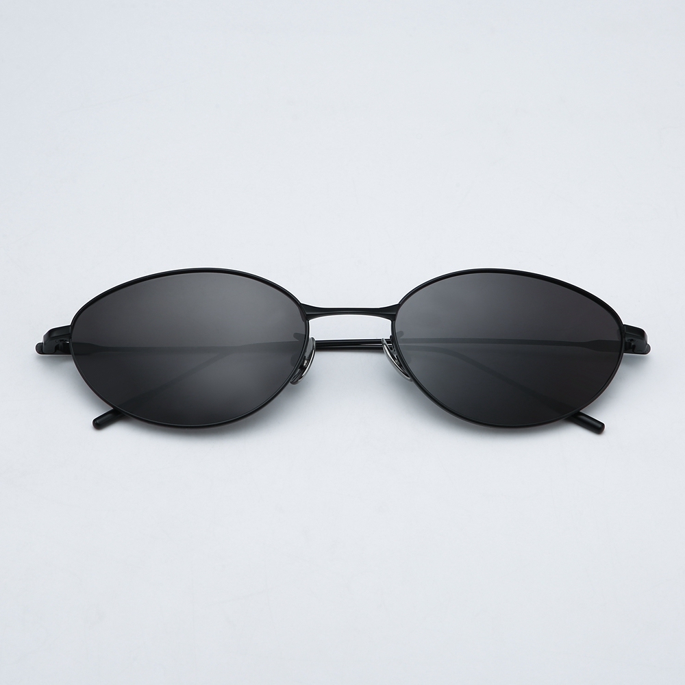 Cutom Beta Titanium Eyewear Manufacturer China Women's Petite Thin Oval Shades for Ladies Trendy Polarized Sunglasses Wholesale Online