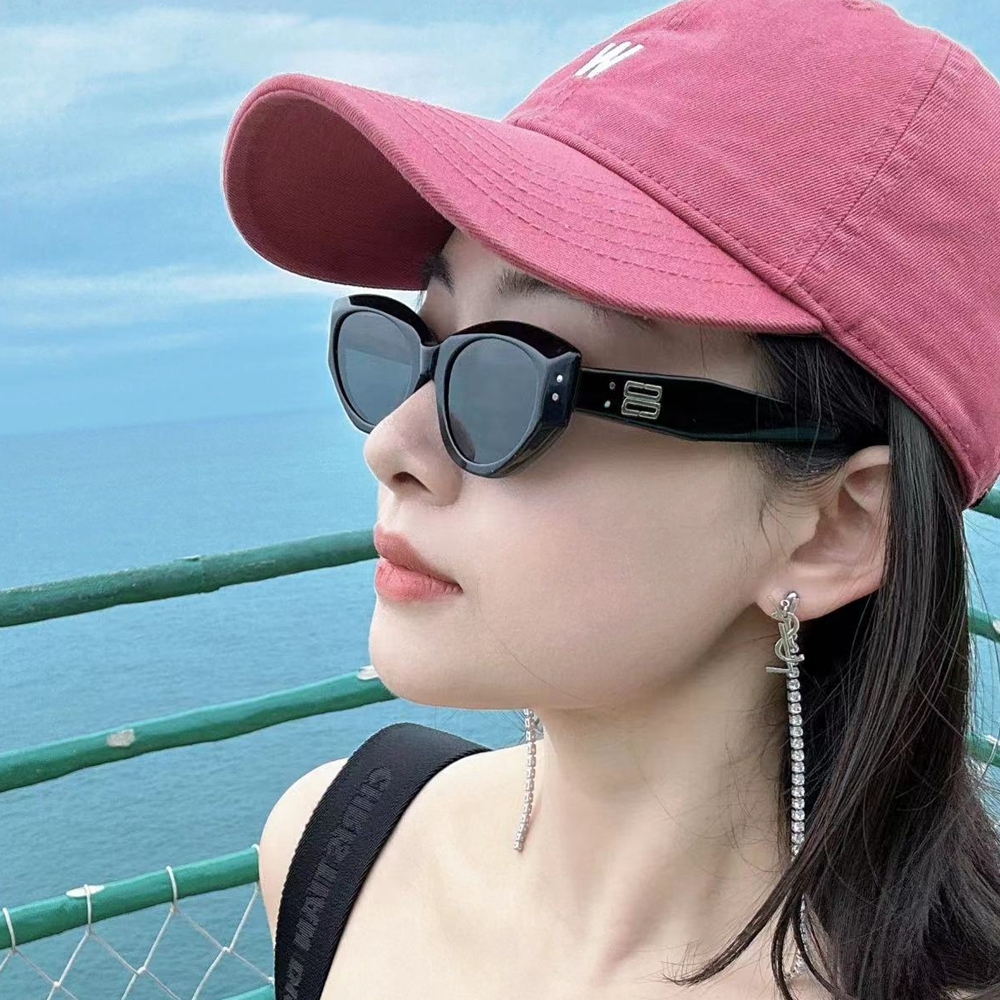 Wholesale Ladies Acetate Cat-eye Shades with Metal Accents & Flat Nylon Lenses GM Rococo Sunglasses for Women Luxury Designer Eyewear Manufacturer