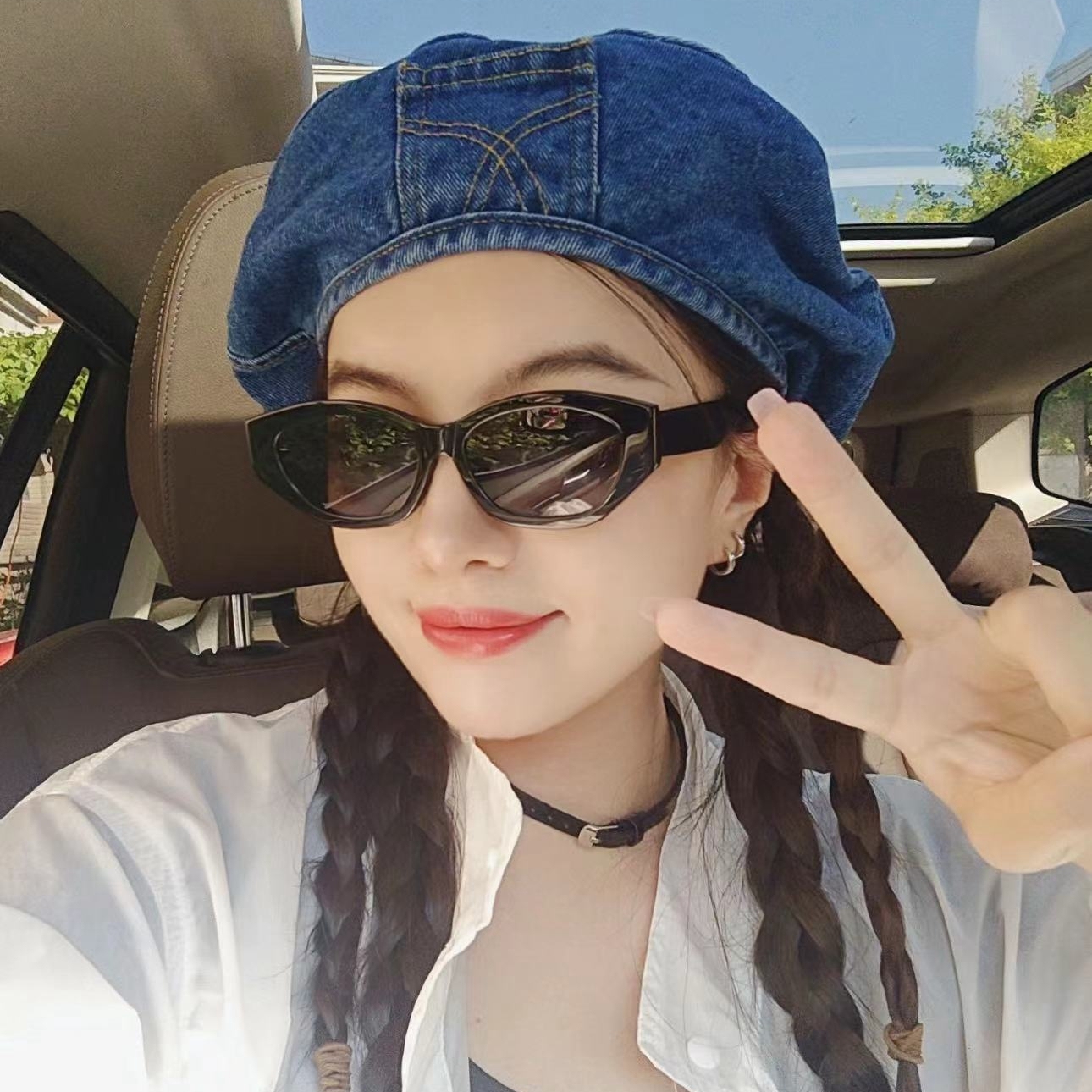 Custom Fashion-forward Winged Cat Eye Sunglasses with Oval Nylon Lenses for Women Acetate Designer Eyewear Wholesale Ladies Branded Shades Online