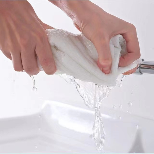 Disposable towels  (东莞市超白化工贸易有限公司)