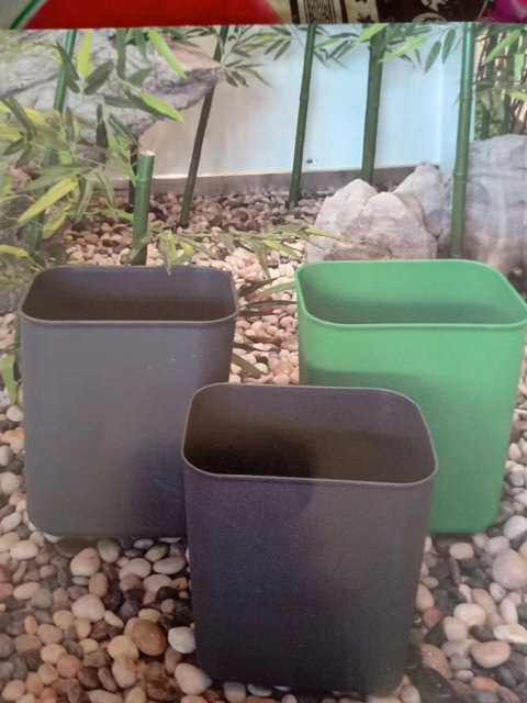 Environmental protection and hygiene waste trash can (东莞市超白化工贸易有限公司)
