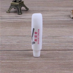 one-time shaving knife (东莞市超白化工贸易有限公司)